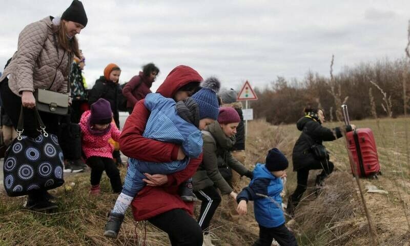 Ukrainian refugees near 1.5m as Russian assault enters 11th day