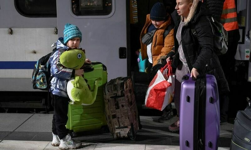 Russia says to open humanitarian corridors to Ukrainian cities today