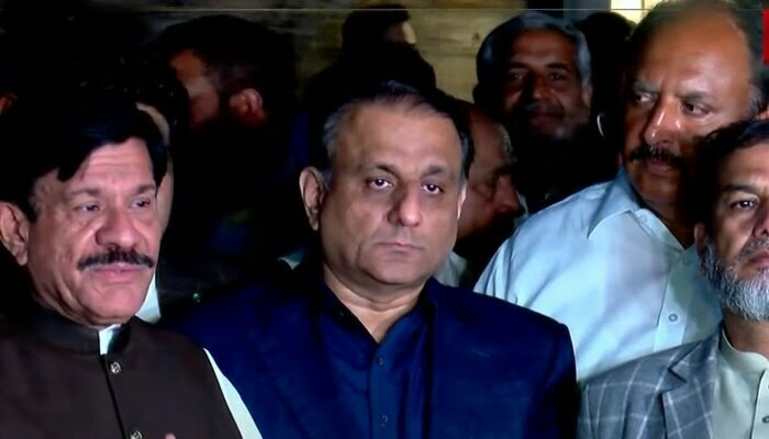Senior PTI leader Aleem Khan joins Jehangir Tareen's group