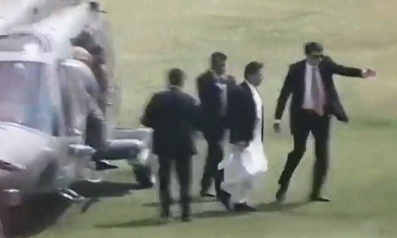 PM Imran arrives at MQM-P's Karachi office amid brewing political situation