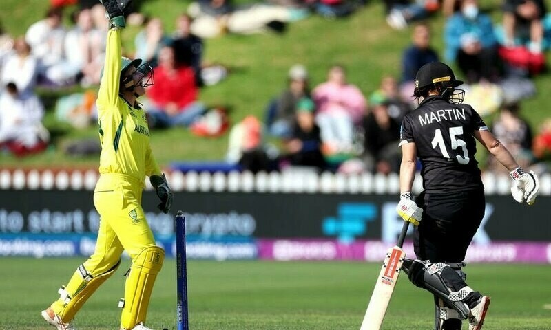 Australia trounce New Zealand to fire World Cup warning