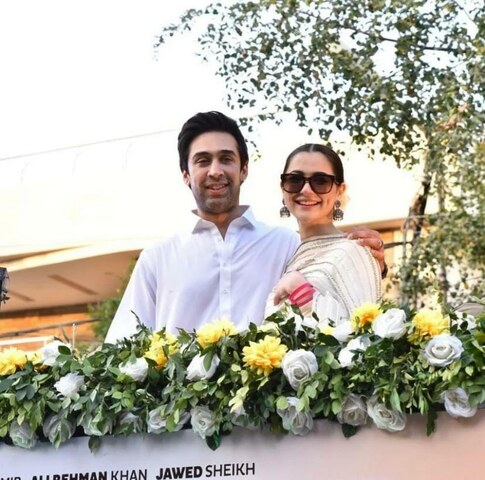Hania Aamir, Ali Rehman promote new film in the back of a truck