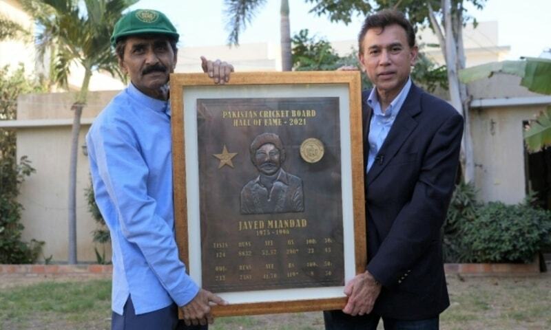 PCB inducts Pakistan&rsquo;s &lsquo;heartbeat&rsquo; Javed Miandad into Hall of Fame