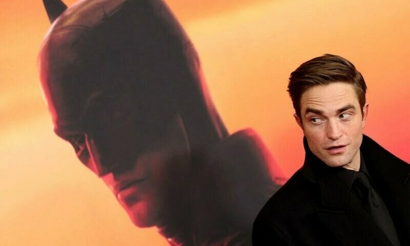 'Batman' swings high, again topping N America box office