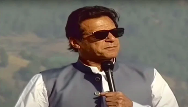 PM Imran reiterates "good vs evil" narrative at Mansehra rally