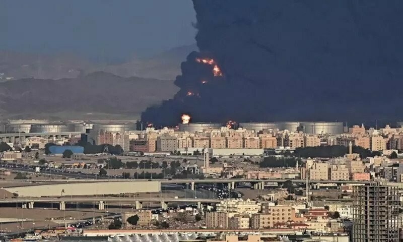 Yemen rebel attack on Saudi oil plant sets off huge fire by F1 track