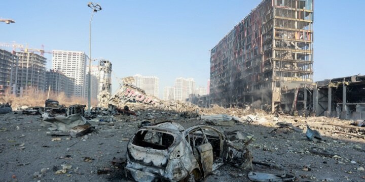 Ukraine says Russia wants to split nation, calls for more arms