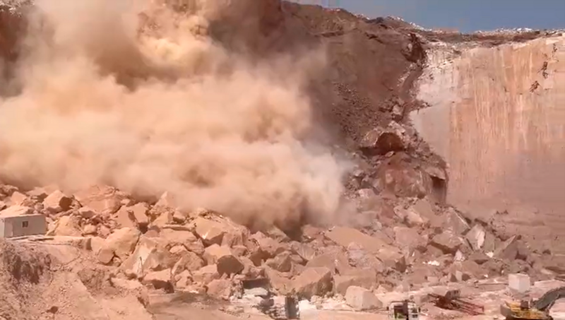 At least 6 dead in Oman rockslides