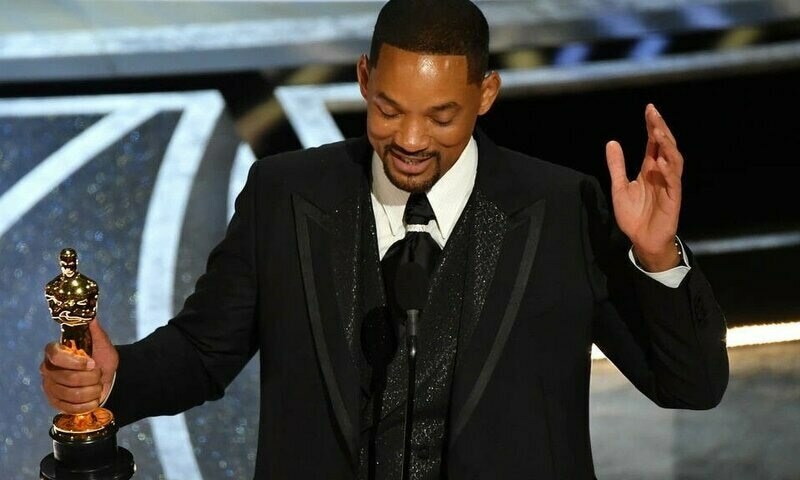 Will Smith apologises to Chris Rock for slap, academy weighs action
