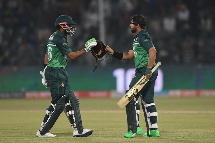 Ton-up Babar and Haq punish Australia in Pakistan's highest ODI chase