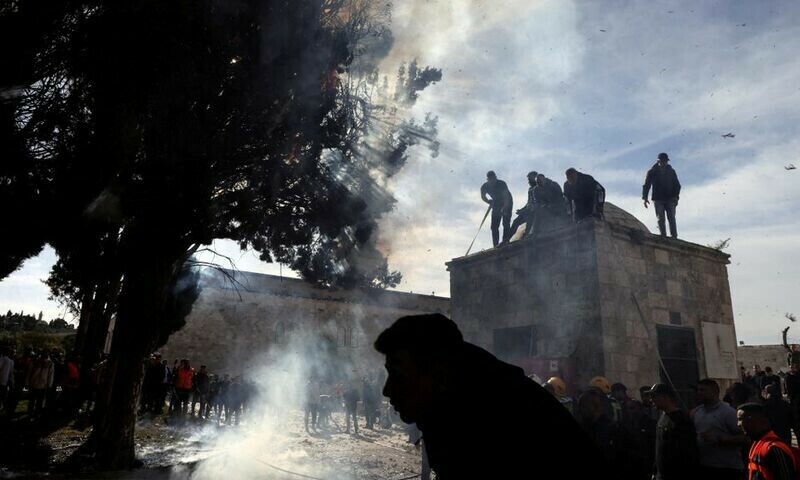 At least 57 Palestinians injured in clashes within Al-Aqsa mosque