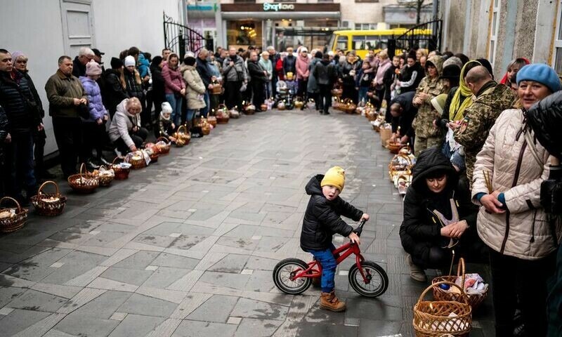 Top US officials to visit Kyiv Sunday, discuss heavy weapons, Ukraine says