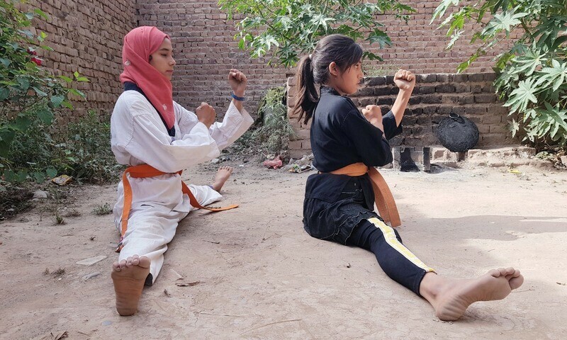 Peshawar kite maker hopes for Olympic glory for daughters