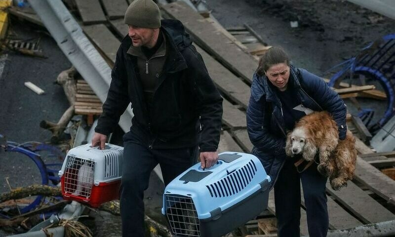 Russian forces pushed back around Kyiv but fighting rages, Ukraine says