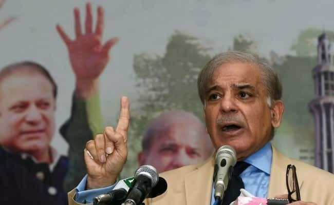 Shehbaz Sharif tells PM Imran to read 'the writing on the wall'