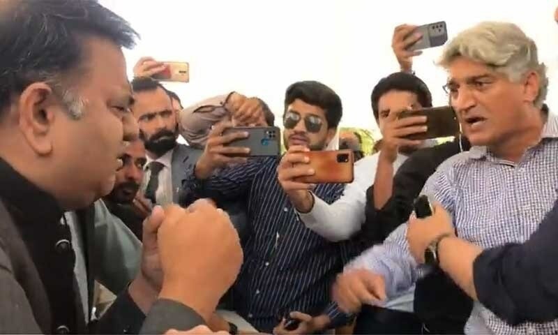 Journalists boycott Fawad&rsquo;s media talk over heated exchange with Matiullah Jan