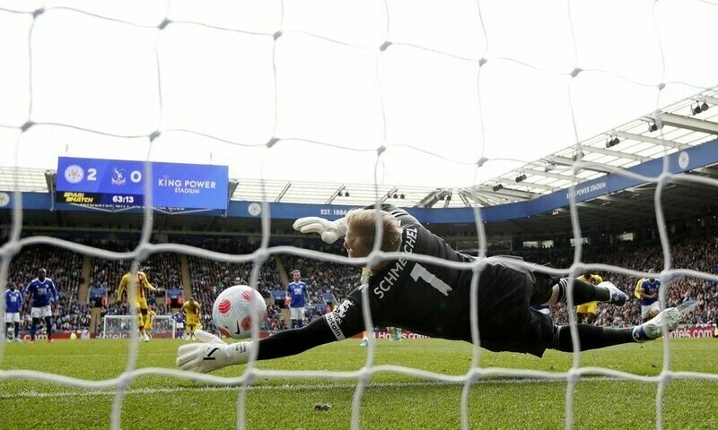 Hall shines in Leicester&rsquo;s hard-earned win over Palace