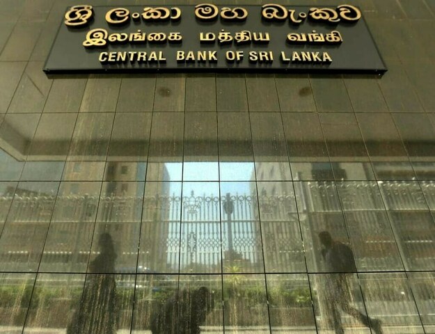 Bankrupt Sri Lanka asks citizens abroad to send home cash