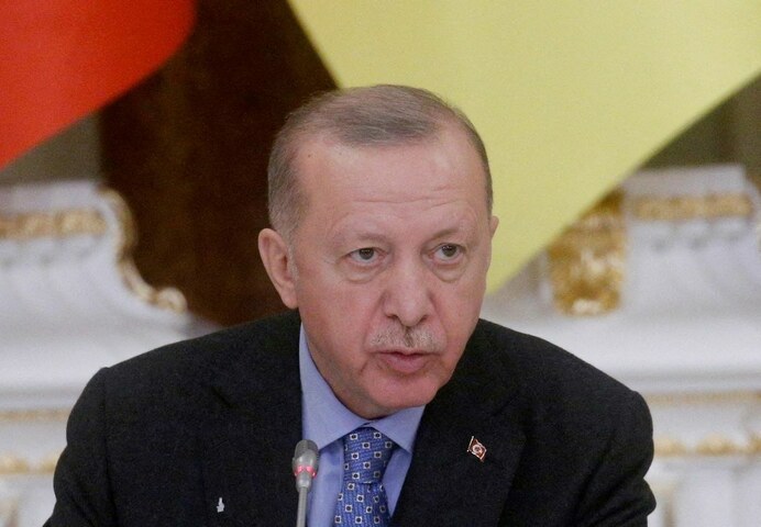 Erdogan visits Saudi to mend ties, putting Khashoggi row behind