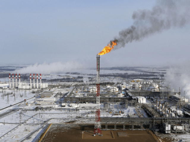 EU leans towards Russian oil ban by year-end, diplomats say