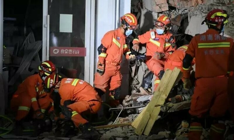 Ninth survivor rescued from collapsed China building