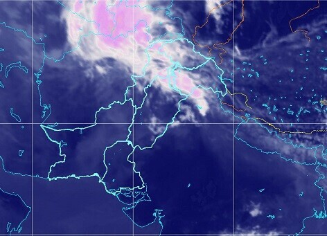 Rain hits upper Pakistan, temperatures go down a notch