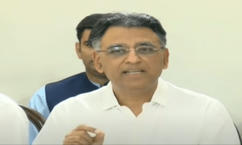 PTI&rsquo;s Asad Umar says PM Shebaz does not have the courage to take decisions