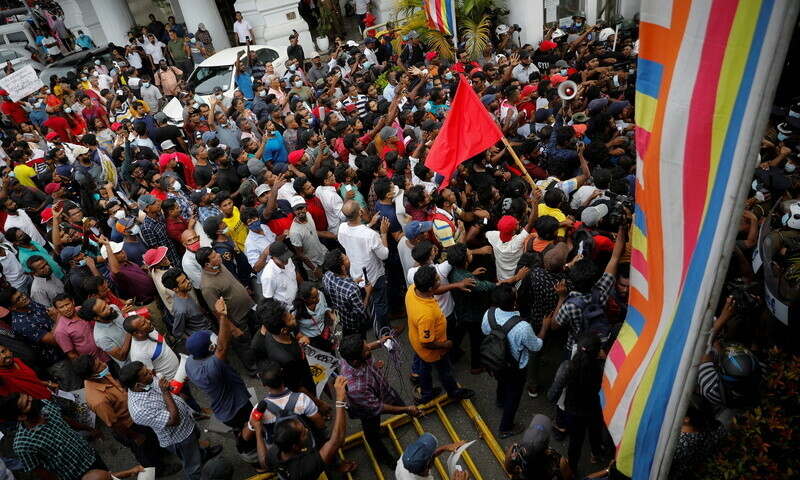 Sri Lanka parliament reconvenes, PM warns of critical shortages