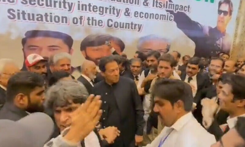 Lawyers&rsquo; support needed to tackle leaders imposed on Pakistan, says Imran Khan