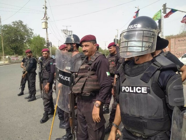 Karachi violence: PTI&rsquo;s Ali Zaidi, Khurram Sher Zaman booked for attacking police
