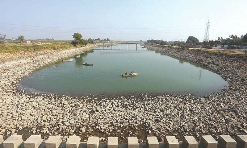 Sindh barrages running out of water, departments alerted