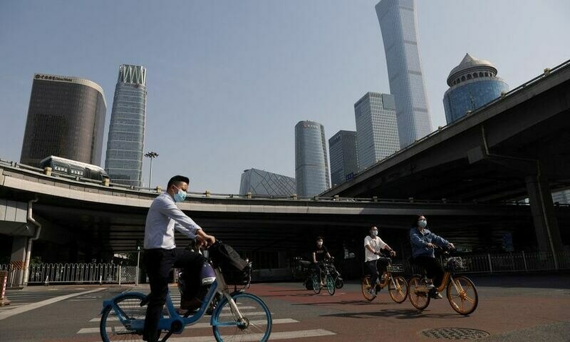 Beijing returns to work after 5-day break on high alert for Covid