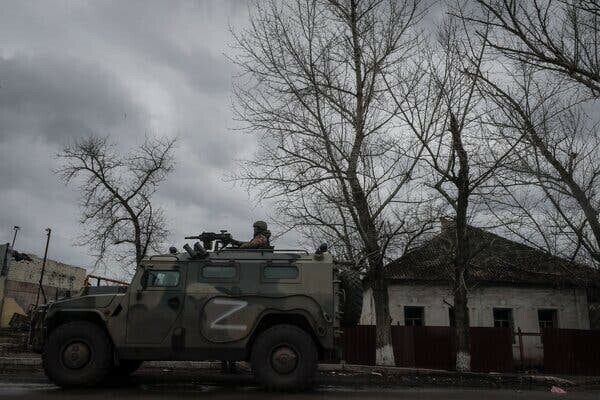 Russians edge closer to taking key Ukrainian city