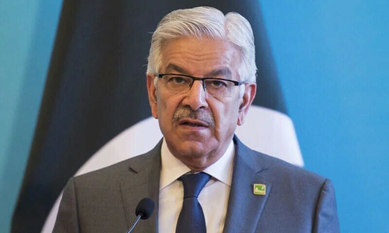 Watch: Defense Minister Khawaja Asif tell off his security detail