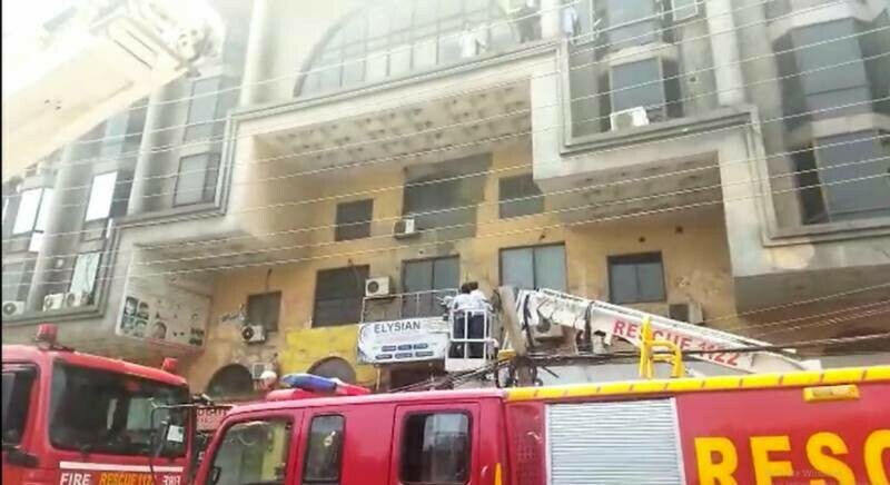 One killed as blaze guts Lahore plaza