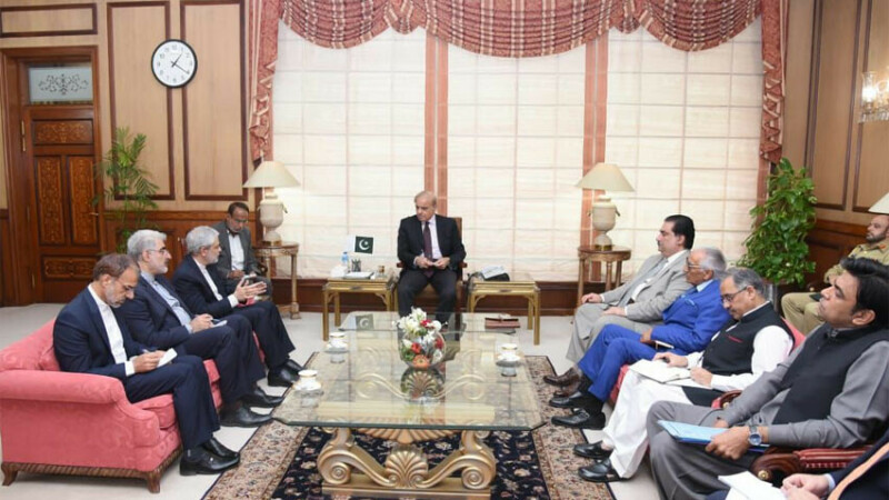 PM for tapping vast potential of Pak-Iran trade, economic cooperation
