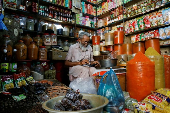See how Pakistan&rsquo;s inflation compares to the global rate