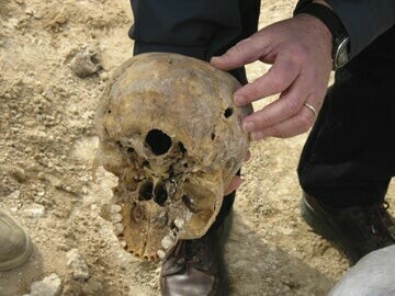 From Saddam to IS: Iraq still exhuming mass graves
