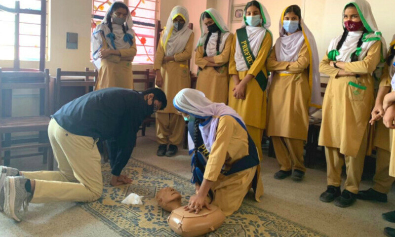 First aid in school, saving lives is on the curriculum