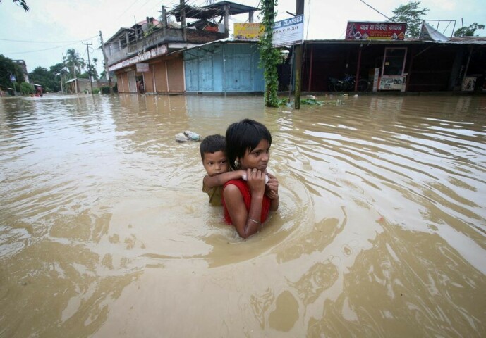 Floods swamp more of Bangladesh and India, millions marooned