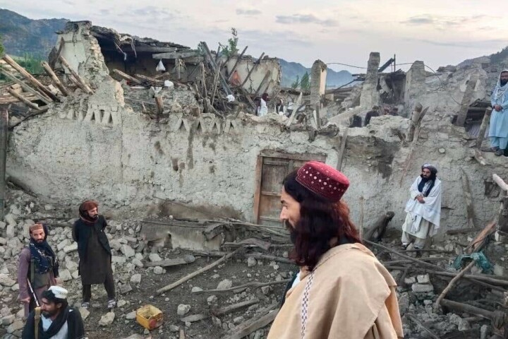 Pakistan to provide humanitarian aid to quake-hit Afghans