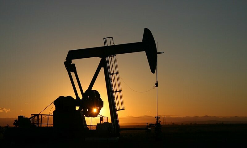 Oil price falls more than 2% as investors weigh recession risk