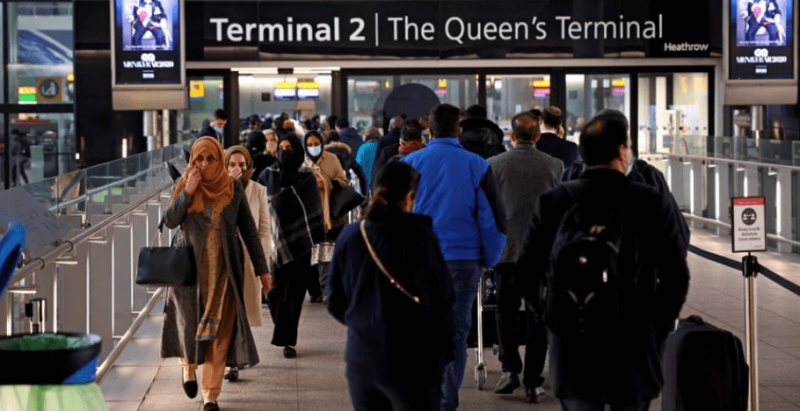 London&rsquo;s Heathrow raises passenger traffic, cost forecasts