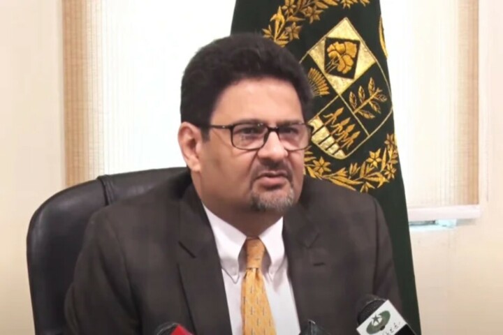 Chinese consortium loan of $2.3 billion in SBP account: Miftah