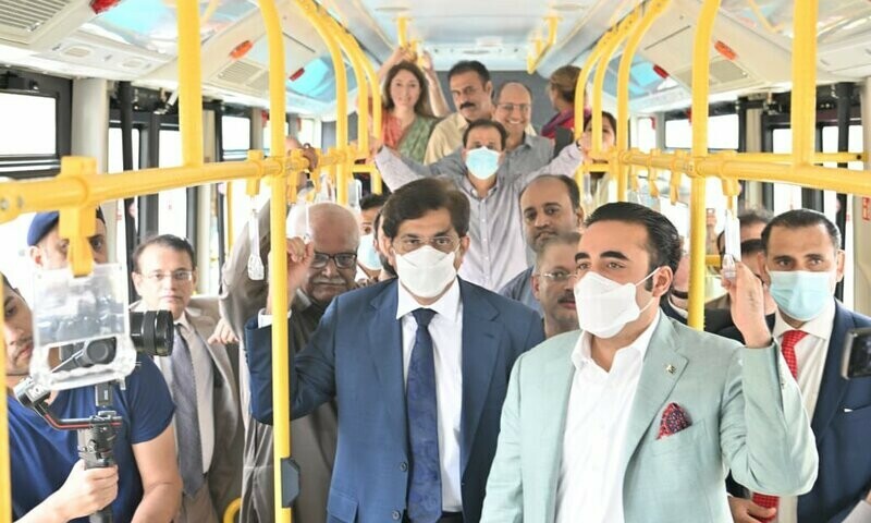 Karachi&rsquo;s old roads get new buses with AC, wifi