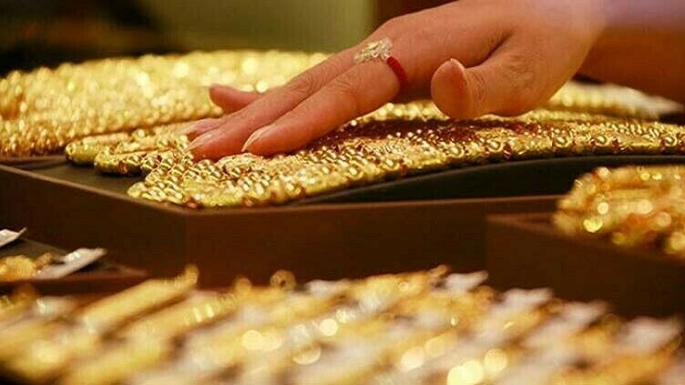 Gold prices in Pakistan surge in line with global market