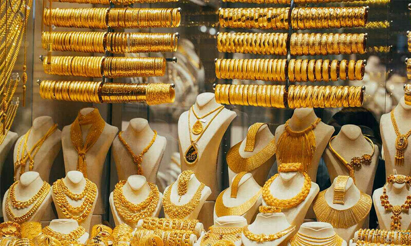 Gold extends gains in local market, price rises by RS350 per tola