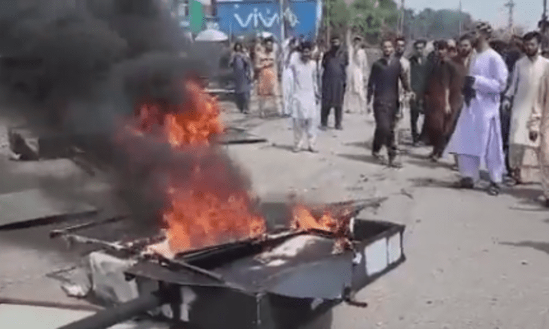 Korean electronic giant&rsquo;s Karachi outlet attacked over alleged blasphemy