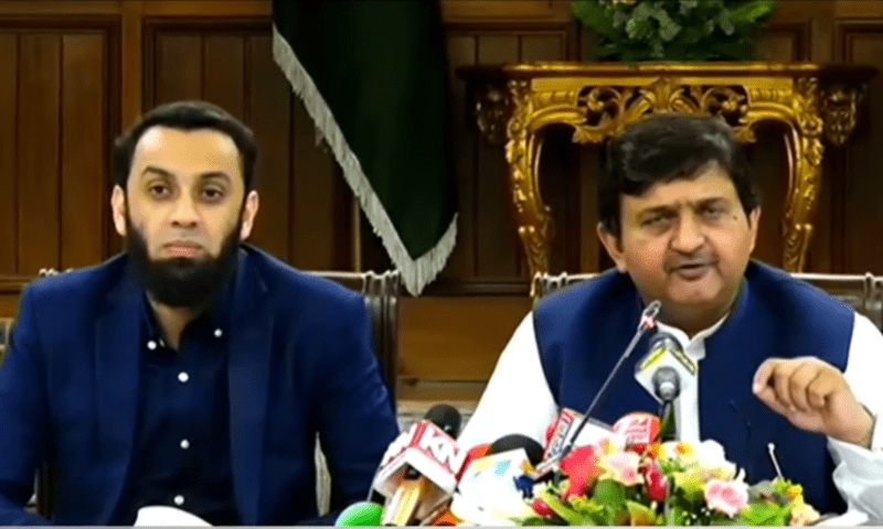 Red notice to be issued to bring back Farah Gogi, her husband: Atta Tarar