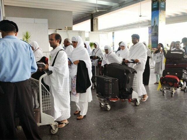 Saudi nabs nearly 300 Hajj pilgrims lacking permits